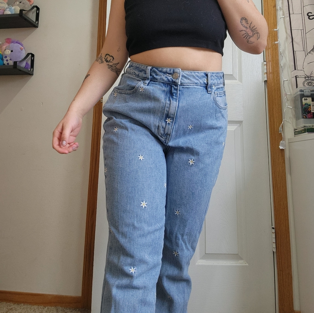 Pacsun Daisy Embroidered Pants